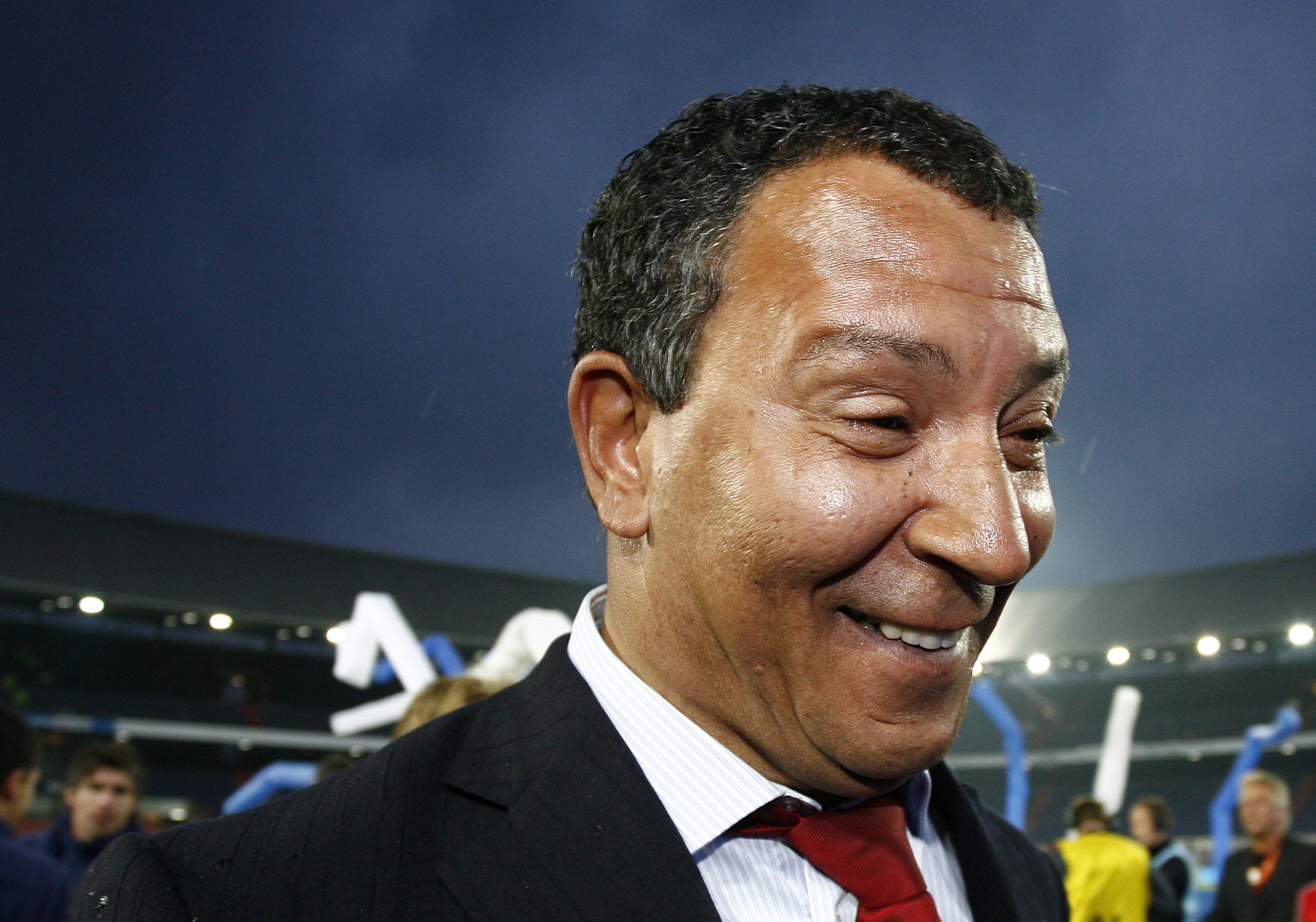Henk ten Cate nam het roer als bondscoach van Suriname over van Stanley Menzo.
