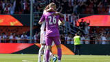 Paes bezorgt Ajax alsnog Europees voetbal na penaltydrama