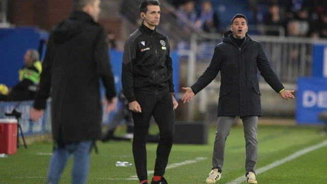 Ajax heeft zijn nieuwe trainer bijna binnen, maar haalt ook een risico in huis