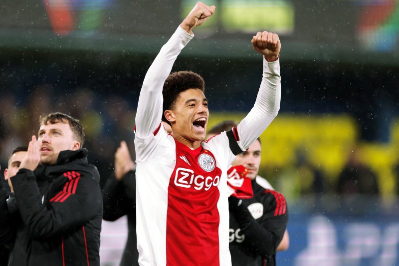 Zo geeft familie Aaron Bouwman richting bij Ajax