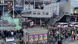 Zo werd de Feyenoord-spelersbus ontvangen door de fans