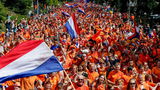 Wat neem je mee naar een voetbalwedstrijd in Nederland
