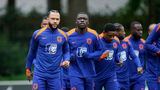 Brobbey en Depay op de training van Oranje