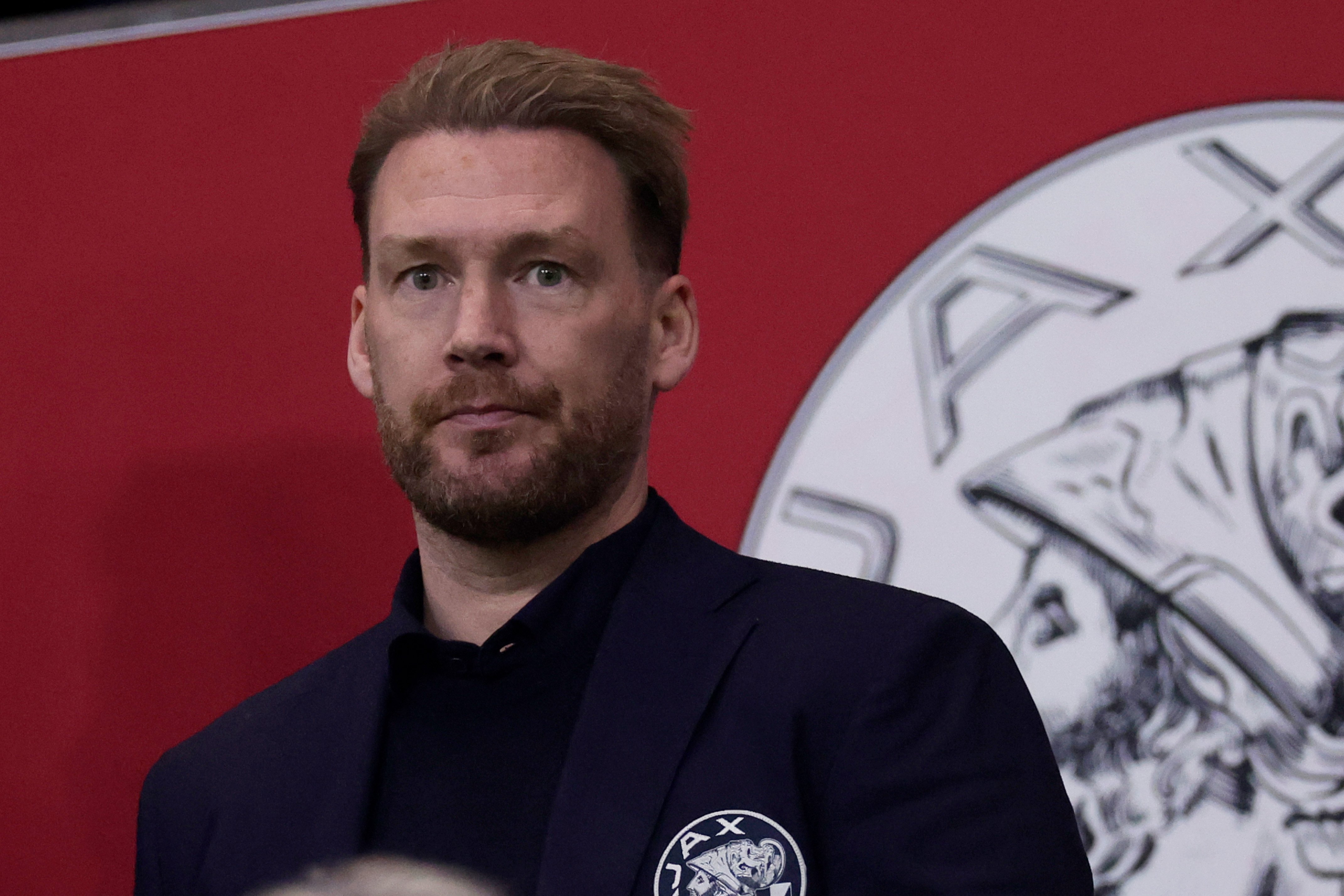 Marijn Beuker voelde zich genoodzaakt uitleg te geven over een ontmoeting die volgens Ajax toeval was.