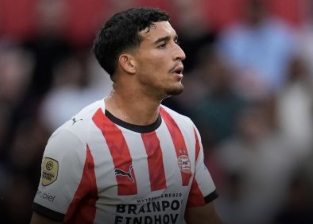 Driouech in PSV-tenue: volgens De Mos moet hij veel meer laten zien