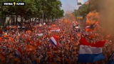 Oranje-fans nemen Berlijn over