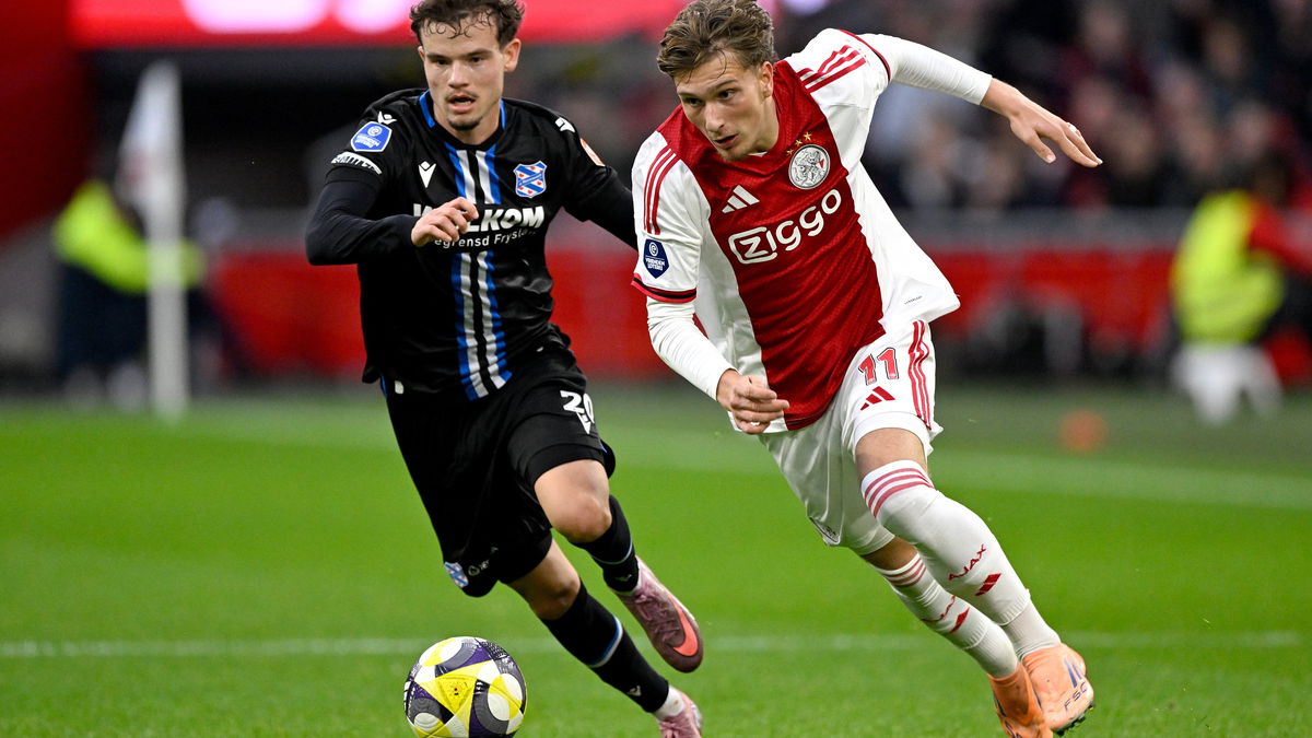 ajax-heerenveen-gestaak-stilgelegd-vuurwerk