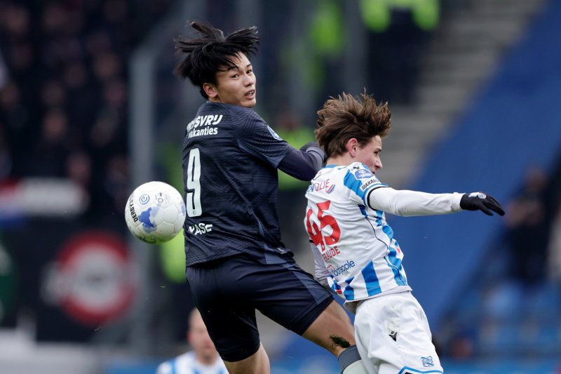 Ayase Ueda in duel met Olivier Braude.