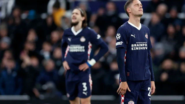 Newcastle geeft PSV les: Bosz' formatie verliest met 3-0 in Engeland