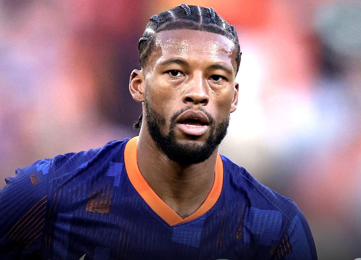 Close-up van Wijnaldum, terwijl zijn bouwproject in Paramaribo tot discussie leidt.