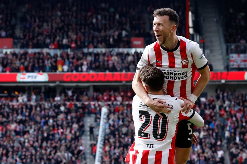 Perisic laat zien waarom PSV geen cadeaus uitdeelt