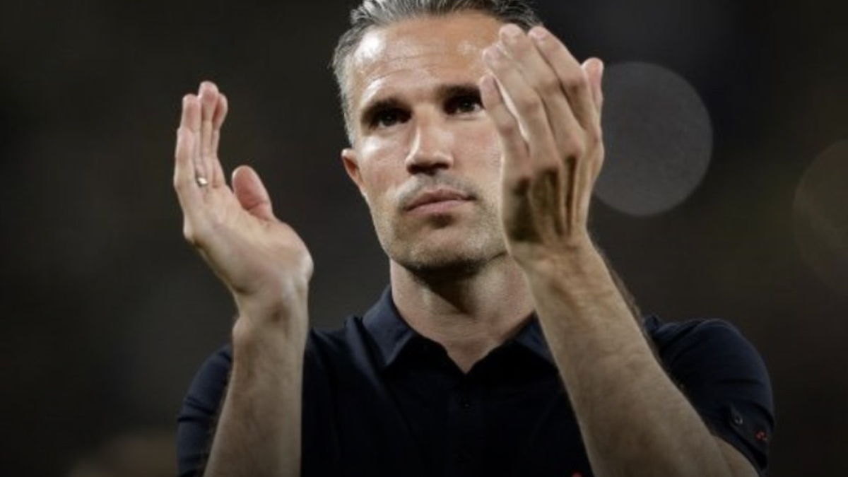 Robin van Persie ziet zijn Feyenoord verdedigend en aanvallend domineren in de Eredivisie.