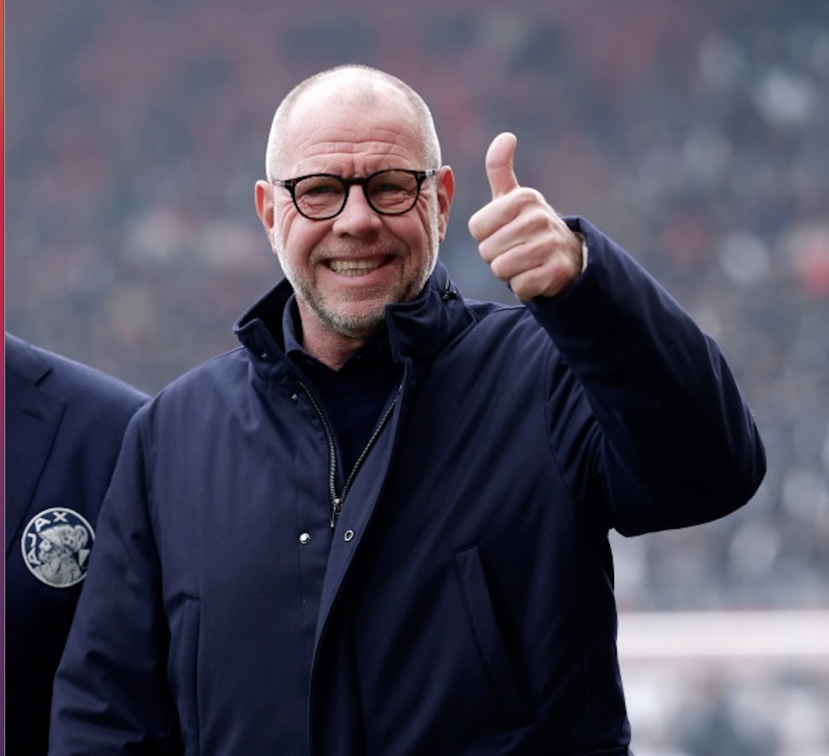 Fred Grim wikt en weegt bi Ajax