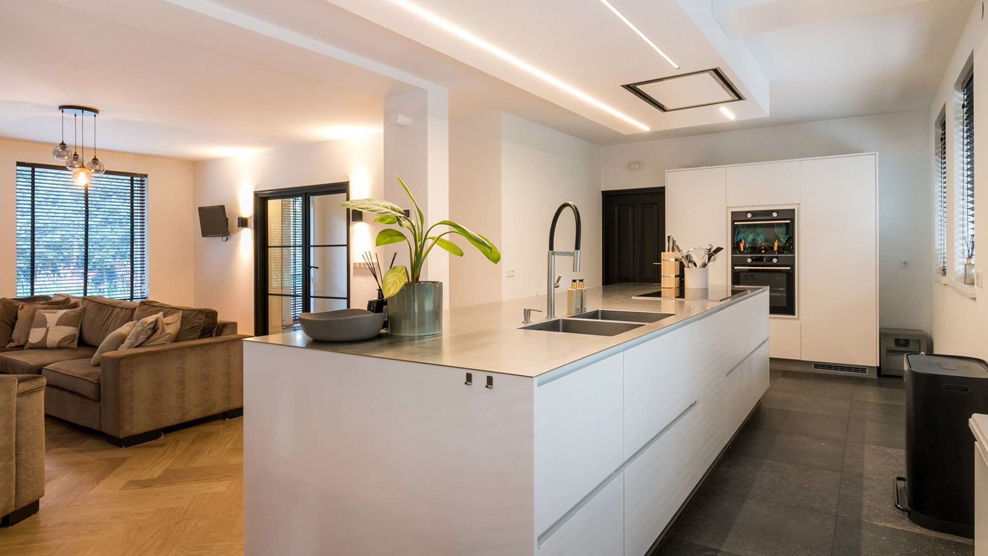 KIJK: Xavi Simons zet miljoenenvilla in Brabant te koop