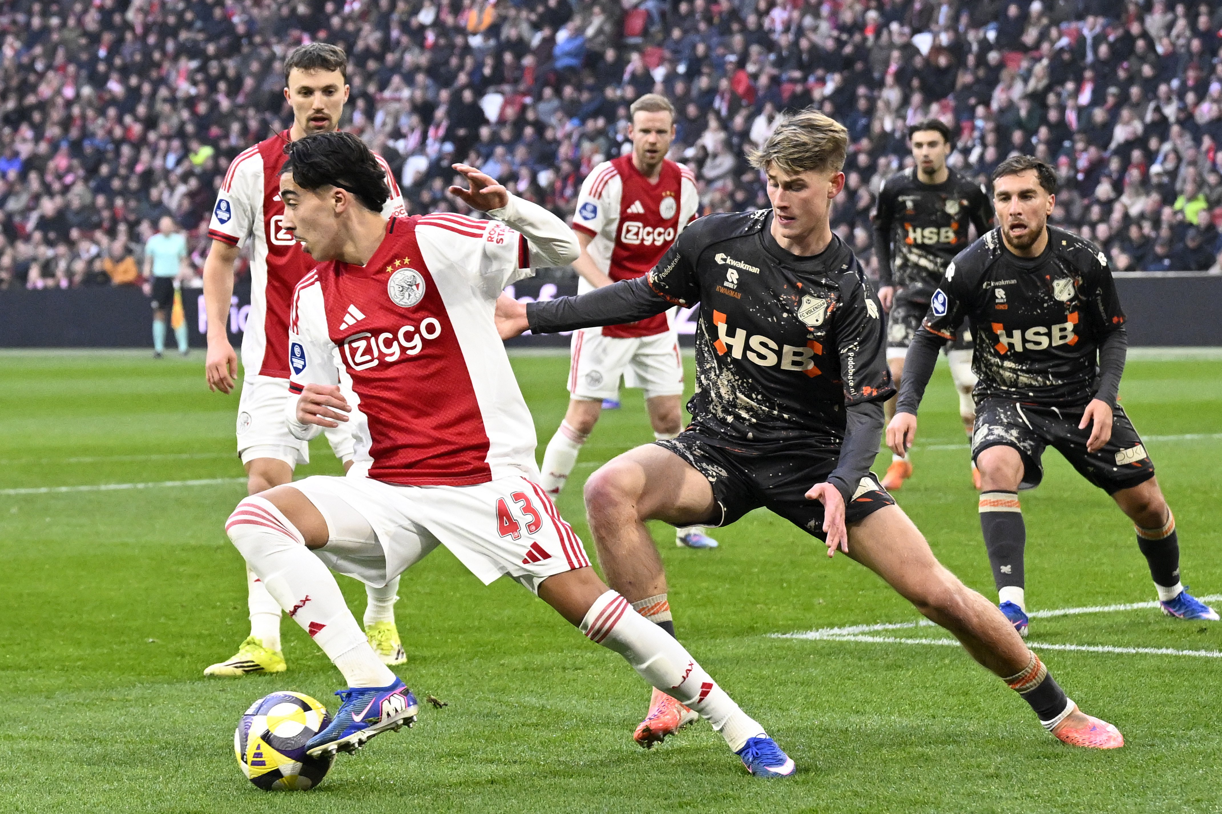 Bounida laat zich zien tegen Volendam