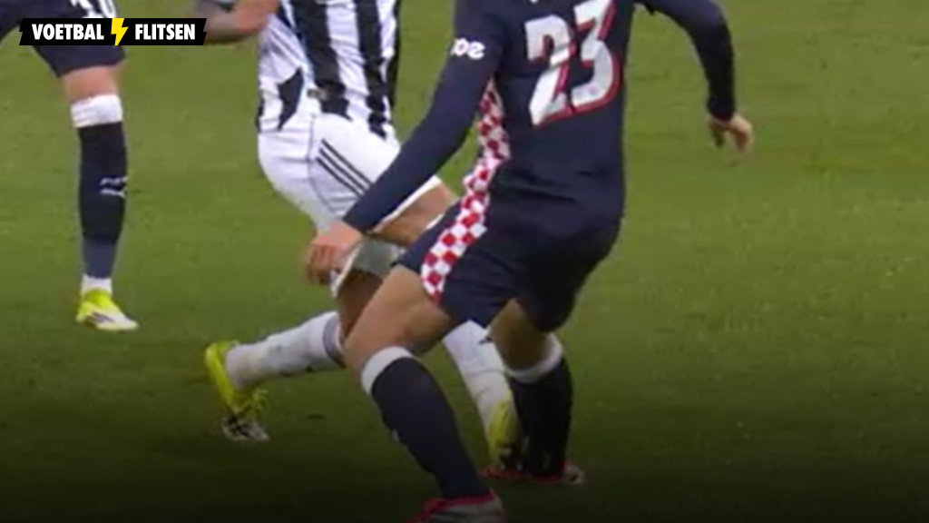 BEELDEN: Was deze gemene overtreding op Veerman een rode kaart waard?