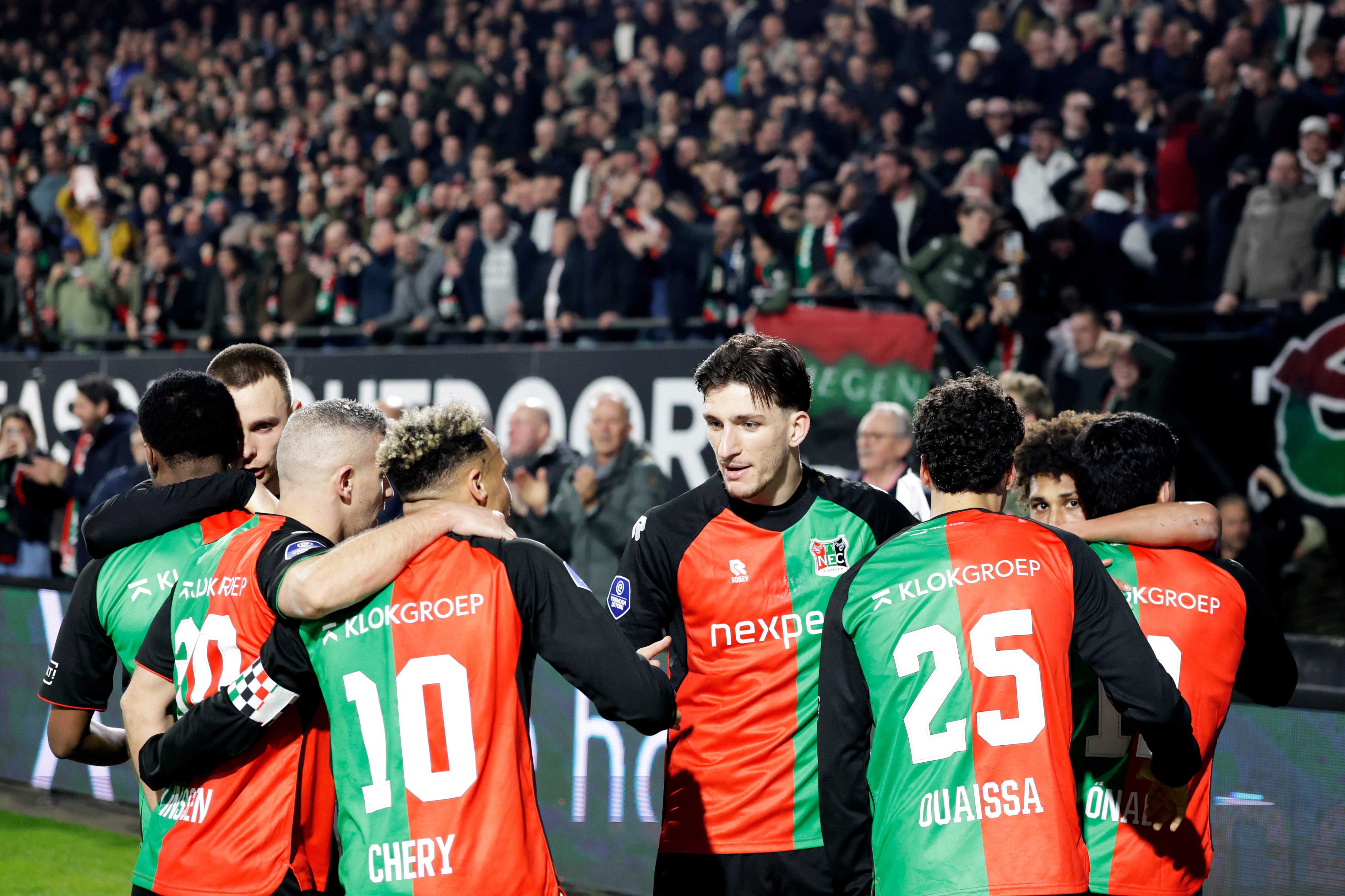 NEC viert feest na de 3-2