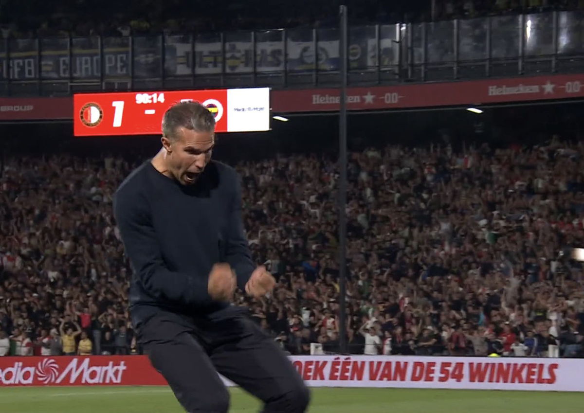 van persie juicht na goal