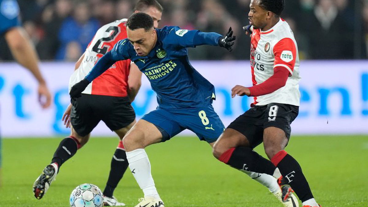 Dest terug in PSV basis, Steijn gepasseerd bij Feyenoord