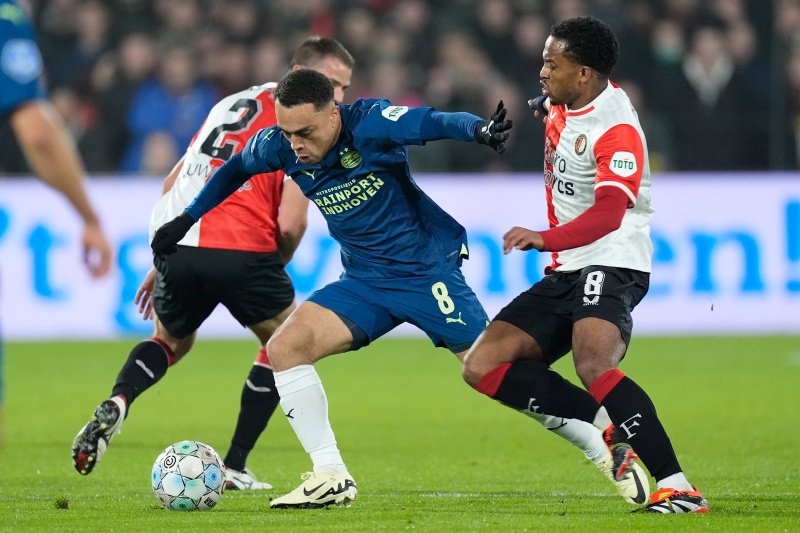 Dest terug in PSV basis, Steijn gepasseerd bij Feyenoord