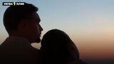 Na uitschakeling Jong Oranje genieten Kenneth Taylor en Jade Anna van een romantische cruise. "Ik wil al mijn zonsondergangen met jou," schrijft ze.
