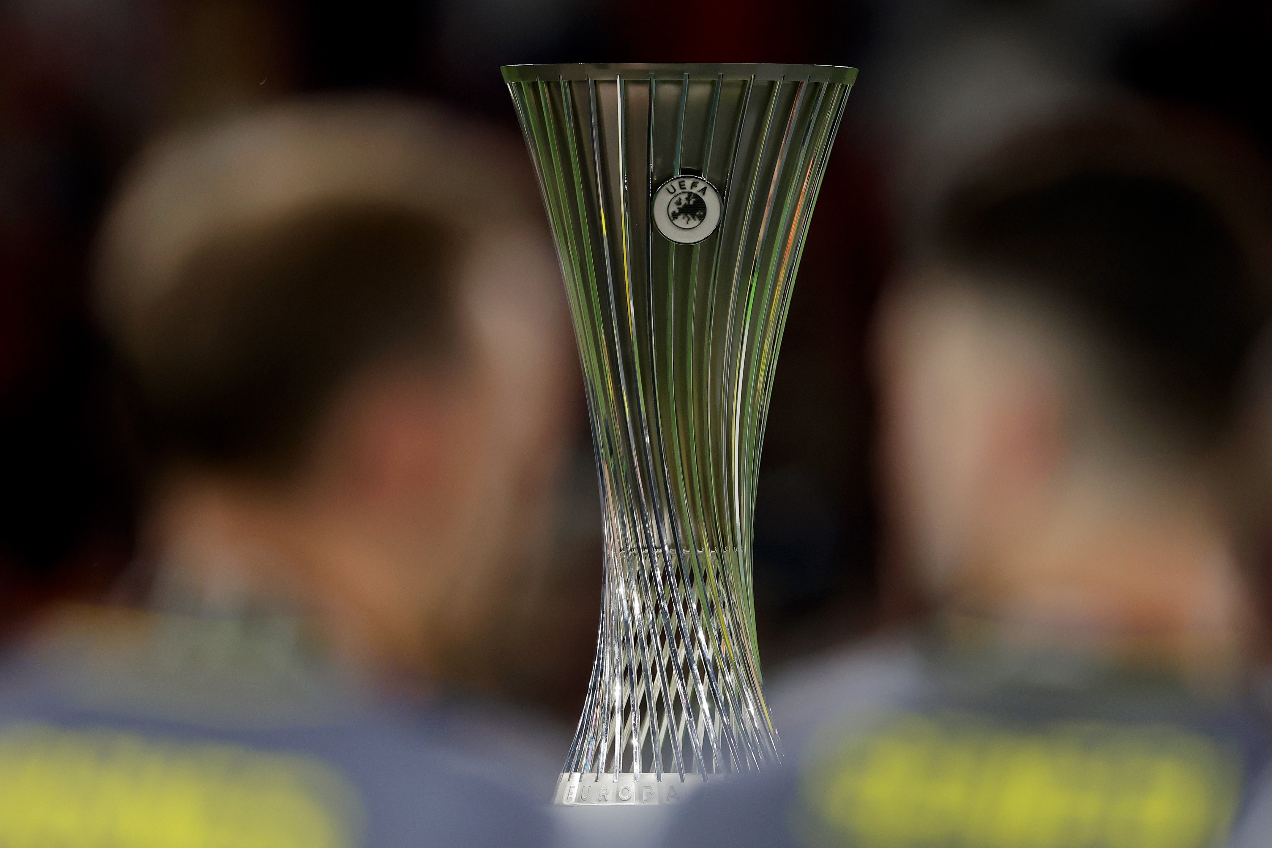 De conference league prijs