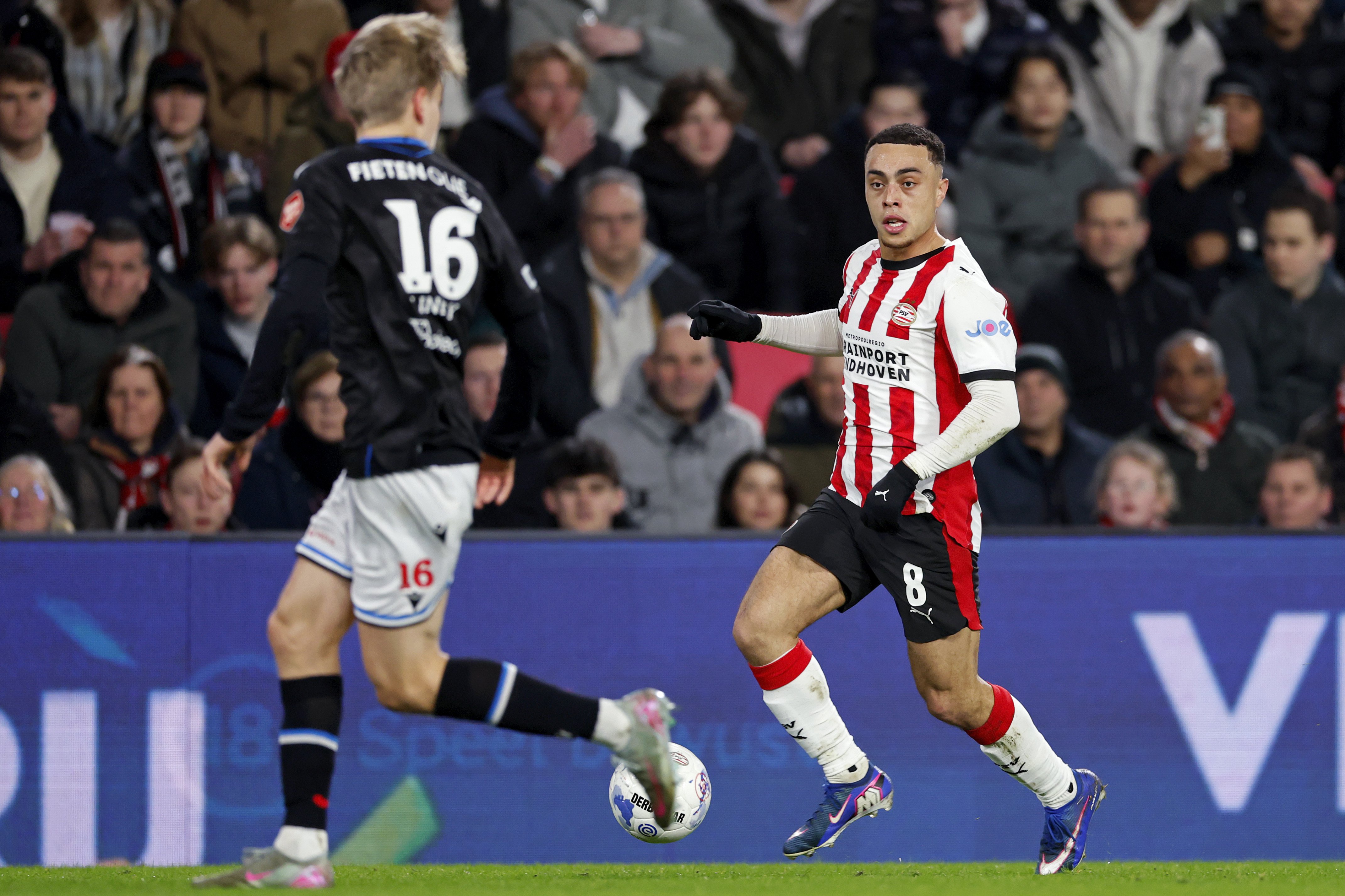 PSV kijkt al tegen vroege achterstand aan