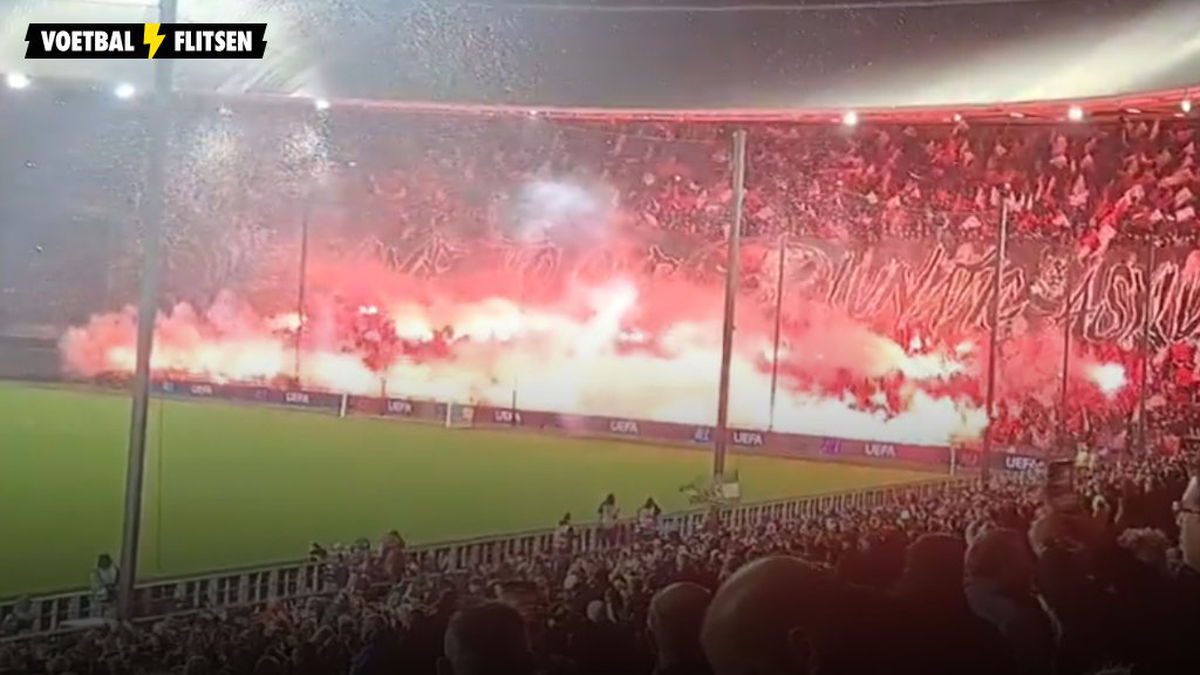 Vuurwerk bij Feyenoord: Legioen trotseert storm met grootse pyroshow