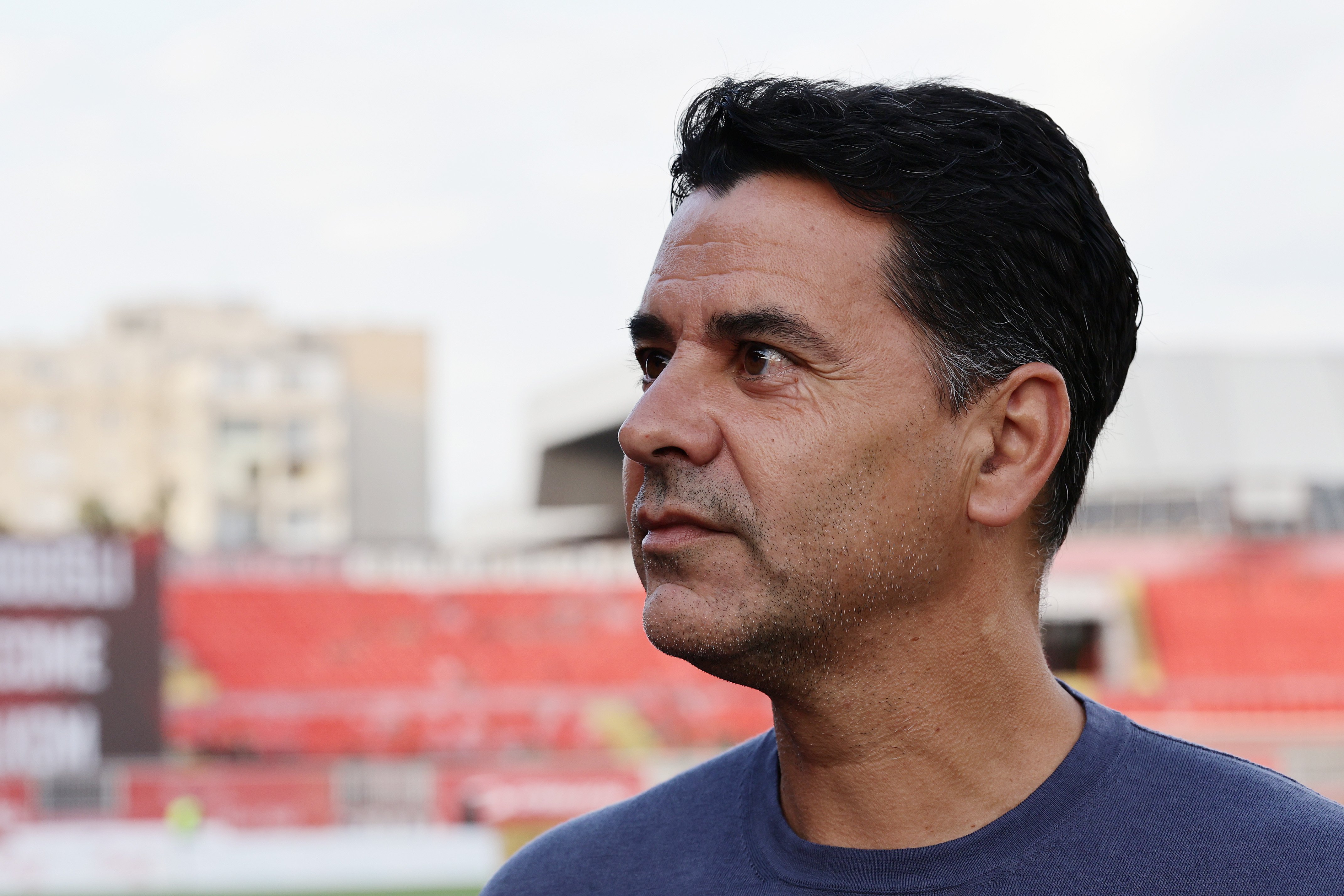 Trainer Míchel ziet zijn spelidee steeds duidelijker terug op het veld, al wacht Ajax de komende weken een serie zwaardere testen.