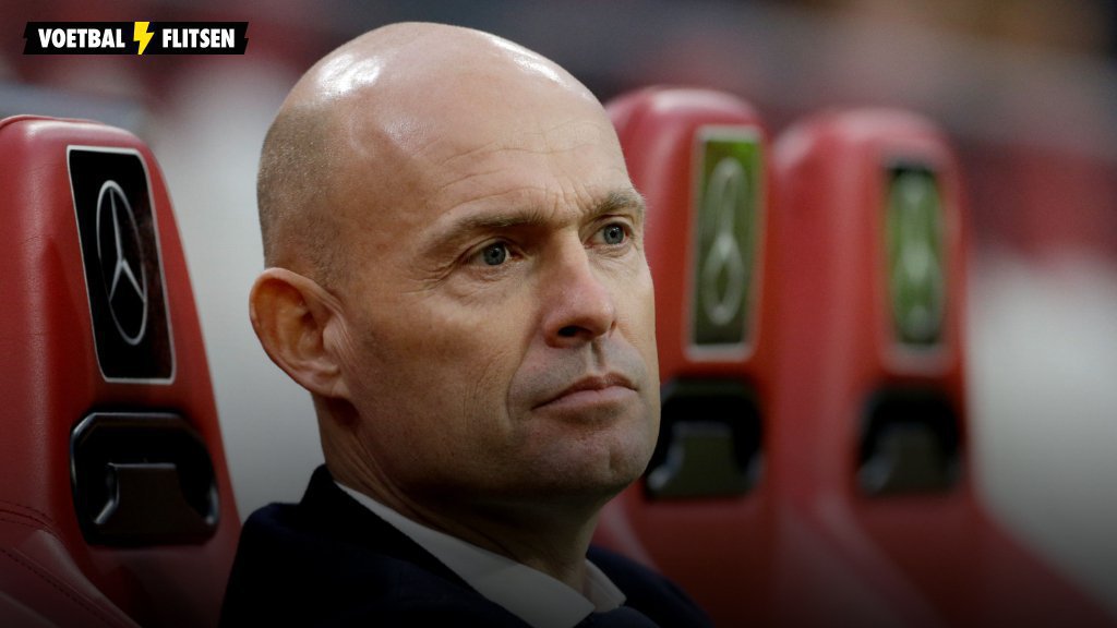 In deze luxe villa aan de Vinkeveense Plassen woont Ajax-assistent Marcel Keizer