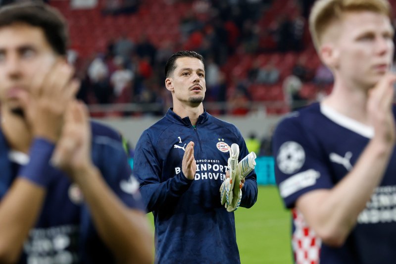 Nick Olij beleeft een moeilijke situatie bij PSV