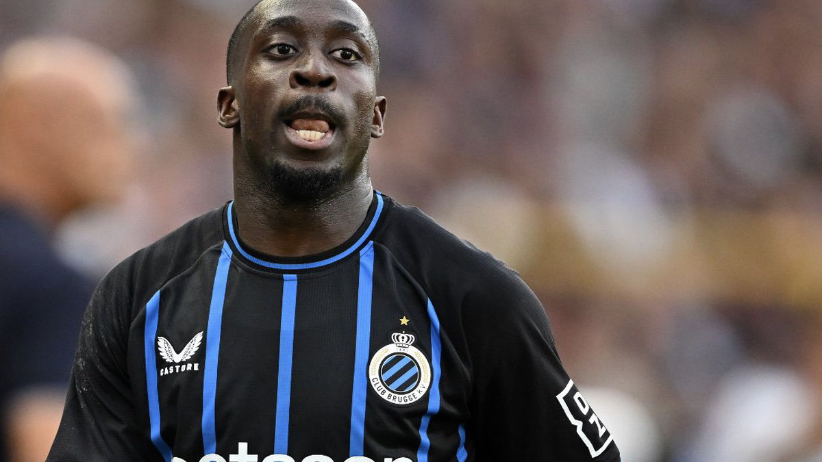 Carlos Forbs in actie voor Club Brugge. De oud-Ajax-speler ligt in België onder vuur.