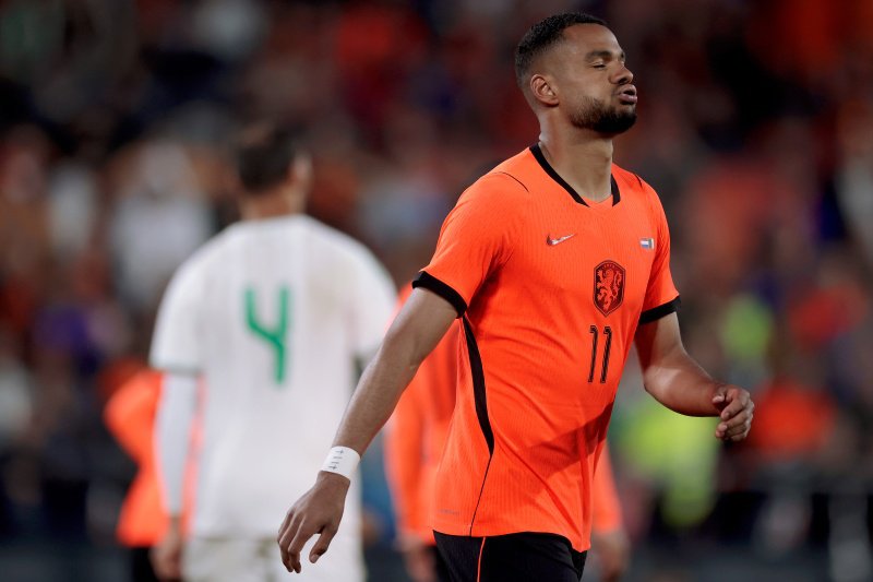 Een teleurgestelde Cody Gakpo wist het net niet te vinden vandaag