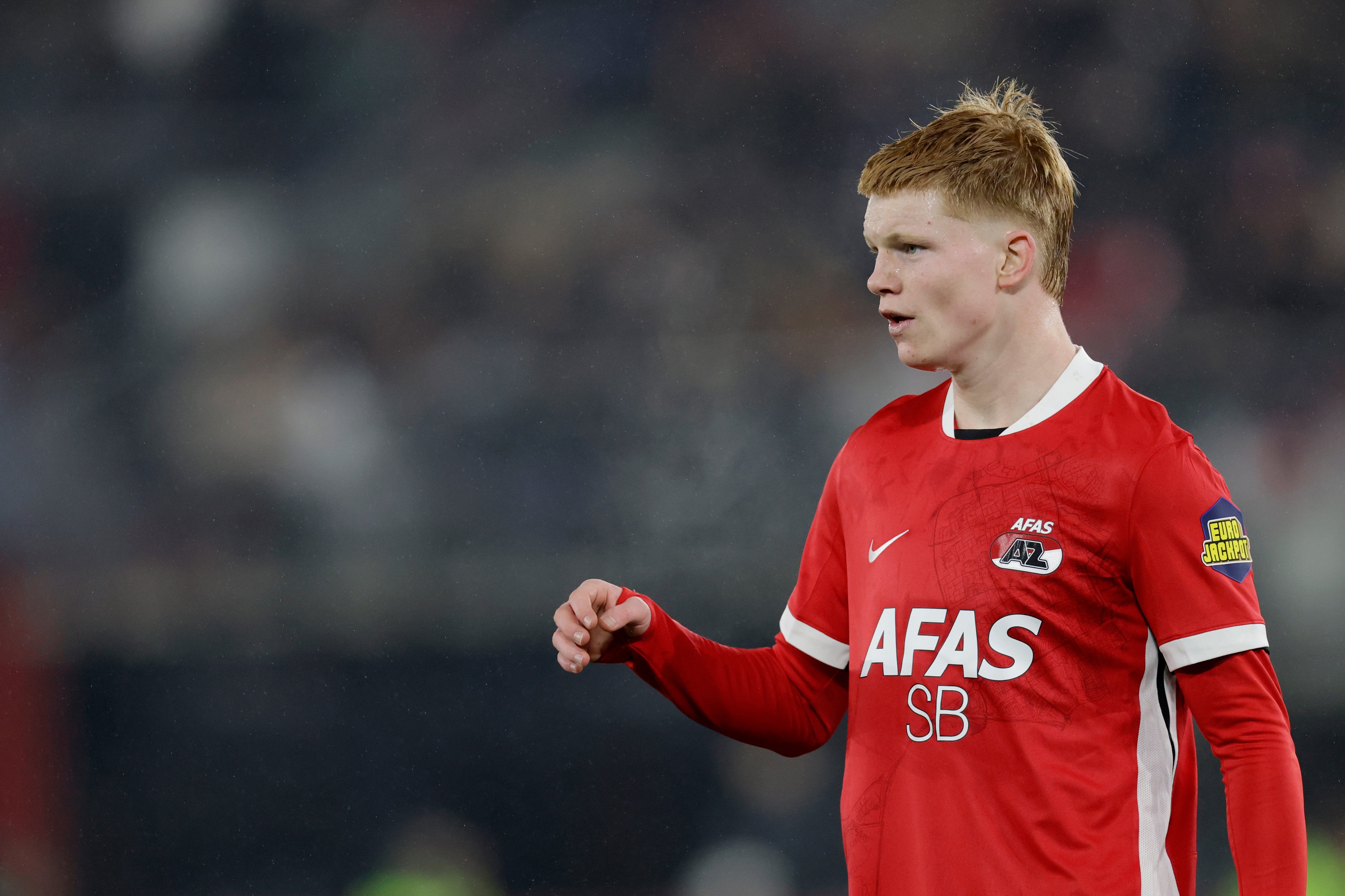 Kees Smit in actie namens AZ tijdens een Eredivisie-duel.
