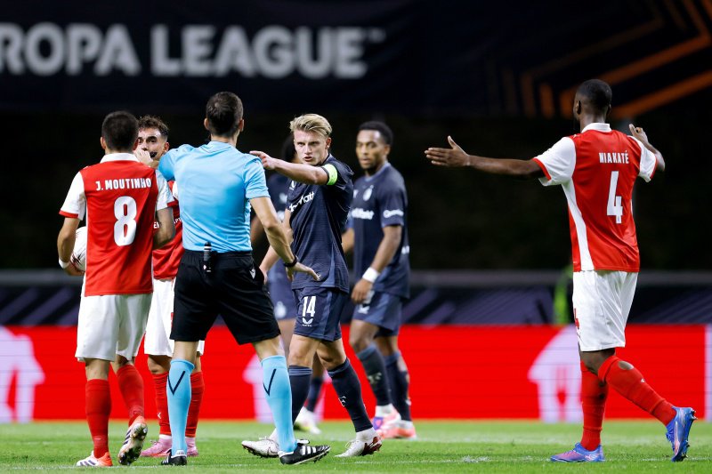 Fock, man!: Sem Steijn barst los na 1-0 nederlaag Feyenoord in Braga