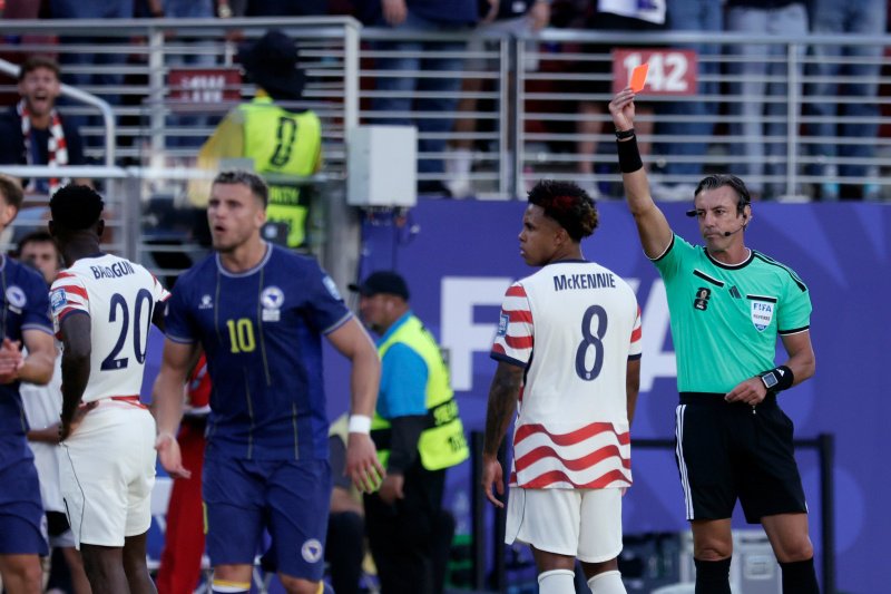 Balogun-rood voedt WK-discussie over Messi en willekeur