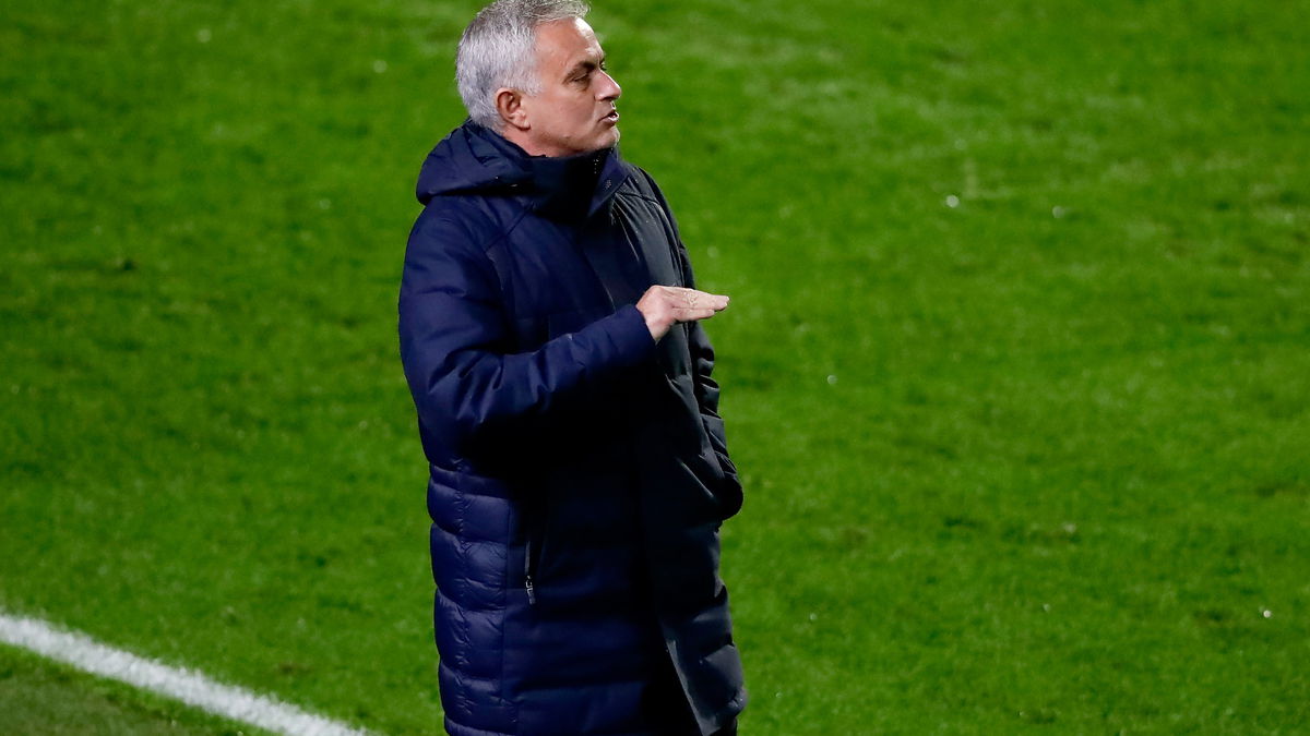 José Mourinho tijdens zijn periode bij Fenerbahçe. De Portugees kreeg een miljoenenvergoeding mee, maar liet in Istanbul ook een hotelrekening van 36,5 miljoen Turkse lira achter.