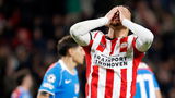PSV-aanvaller Driouech lacht ongemakkelijk na zien megakans: 'Super dom natuurlijk'