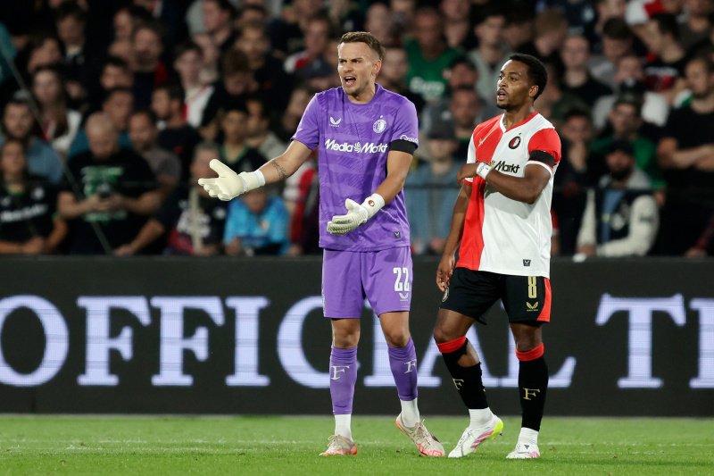 Timber gekleineerd door Van Persie: coach kiest andere Feyenoord-captain