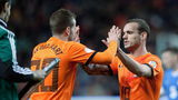 Jessey Sneijder en Damian van der Vaart debuteren bij eerste elftallen. In het voetspoor van hun vader Wesley en Rafael