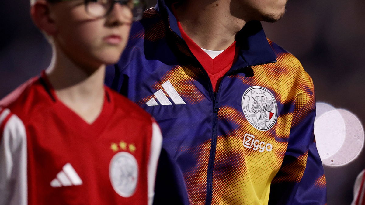 ajax-trainingsjack-opkomst-adidas