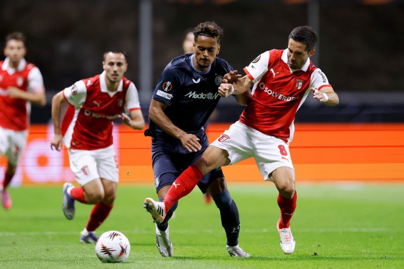 Feyenoord-fans razend: Gedwongen opname voor degene die 11 mln voor Borges neertelde