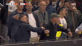 Beelden tonen biergooier bij gestaakt Telstar – Volendam