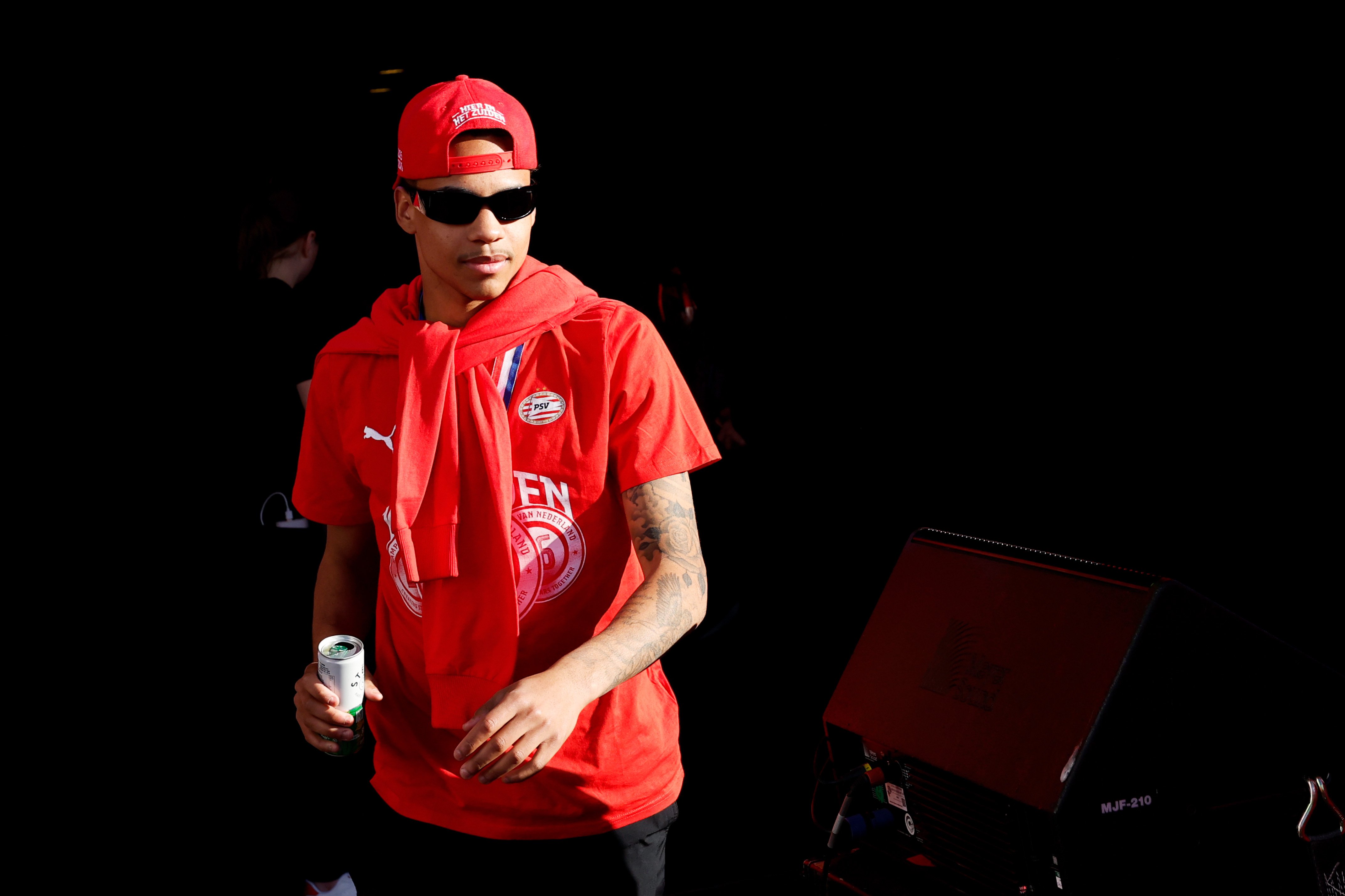 Fernandez tijdens de huldiging van PSV op het stadhuisplein