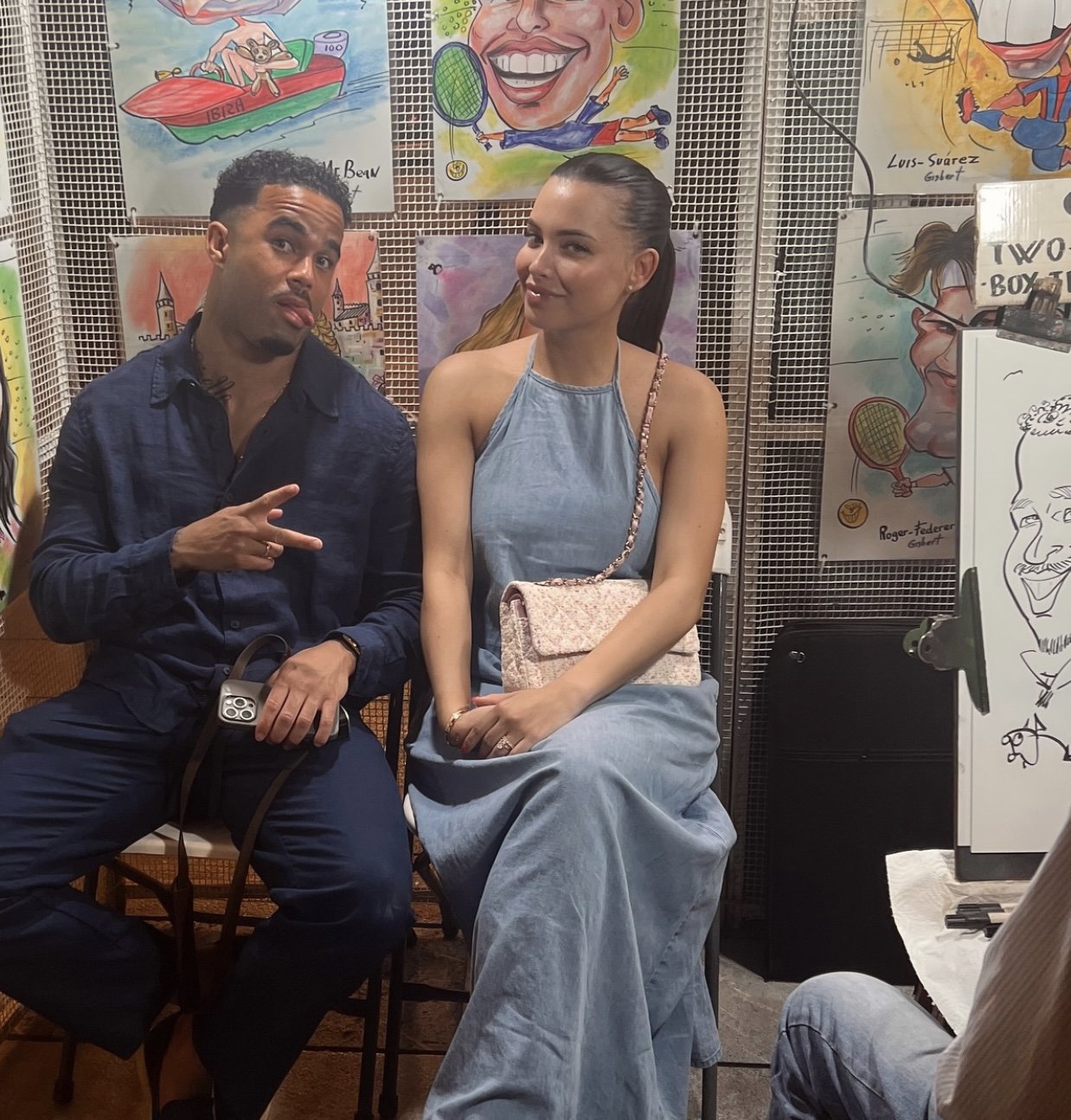 Nederlandse Liverpool-ster in Suriname, Trauner vermaakt zich in kano