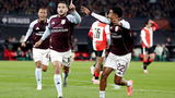 Drie Nederlanders wachten bij Aston Villa op hun finale-moment