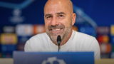 Wim Kieft waarschuwt Peter Bosz: ‘Eén verkeerde spijkerbroek en je geloofwaardigheid is weg’.