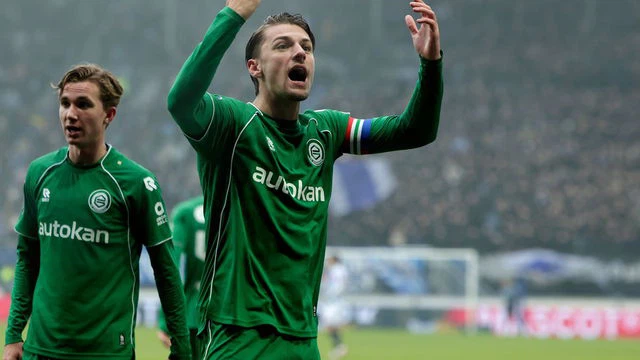 Het risico van wachten: hoe Ajax terrein verliest bij Resink