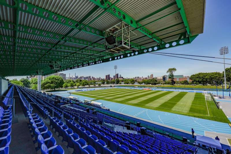 Het Icahn Stadium, toneel van Nederland - Oezbekistan