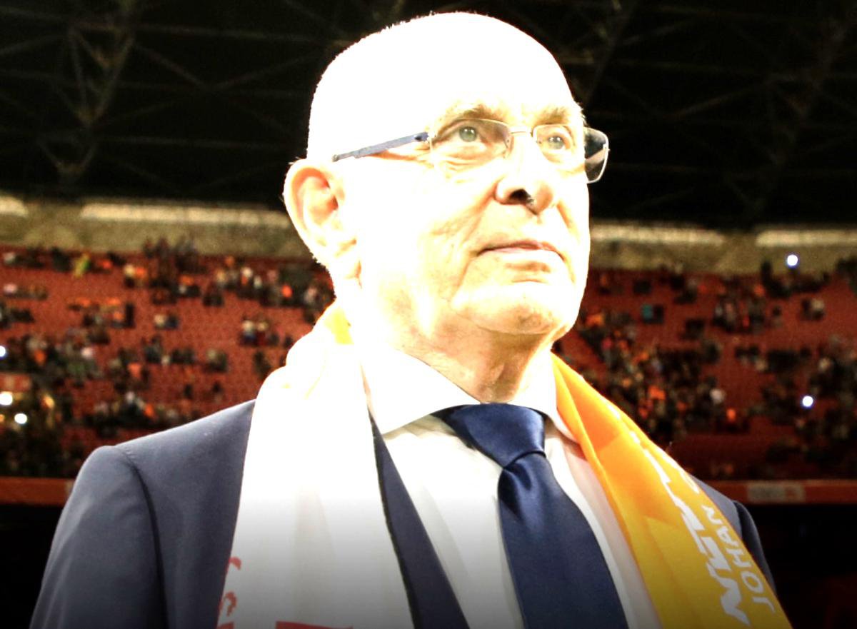 Michael van Praag laat zich uit in Radio Noord-Holland Sportcafé over de situatie rond Andries Jonker.